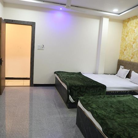Hotel Somnath Inn Ujjain Ruang foto