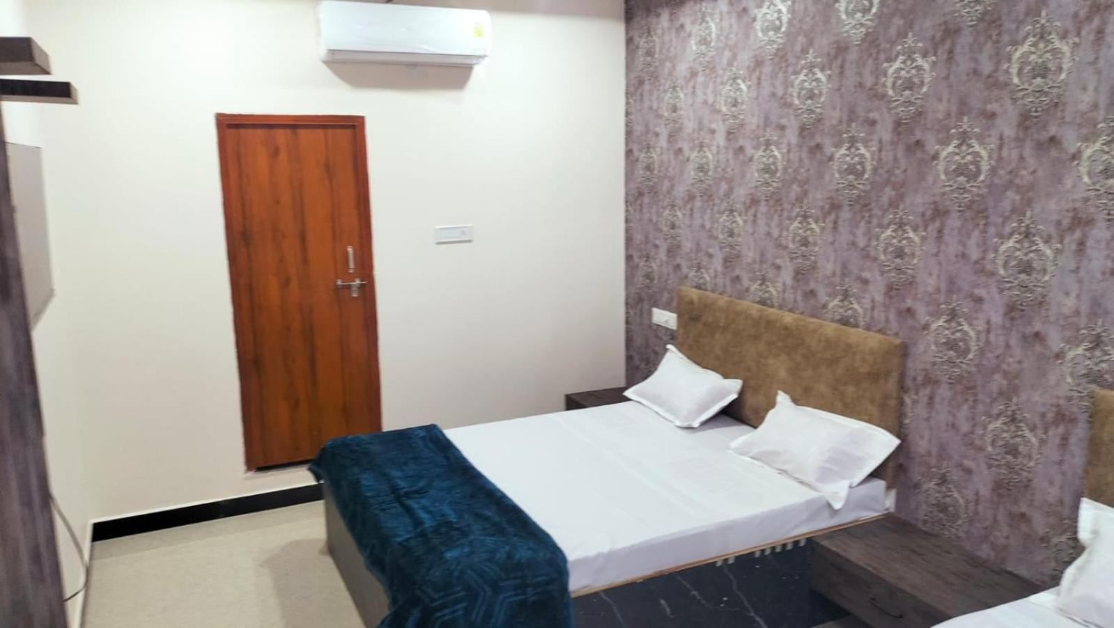 Hotel Somnath Inn Ujjain Bagian luar foto