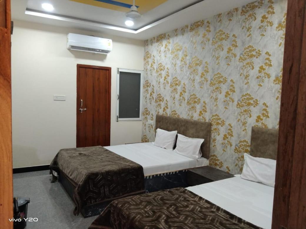 Hotel Somnath Inn Ujjain Bagian luar foto
