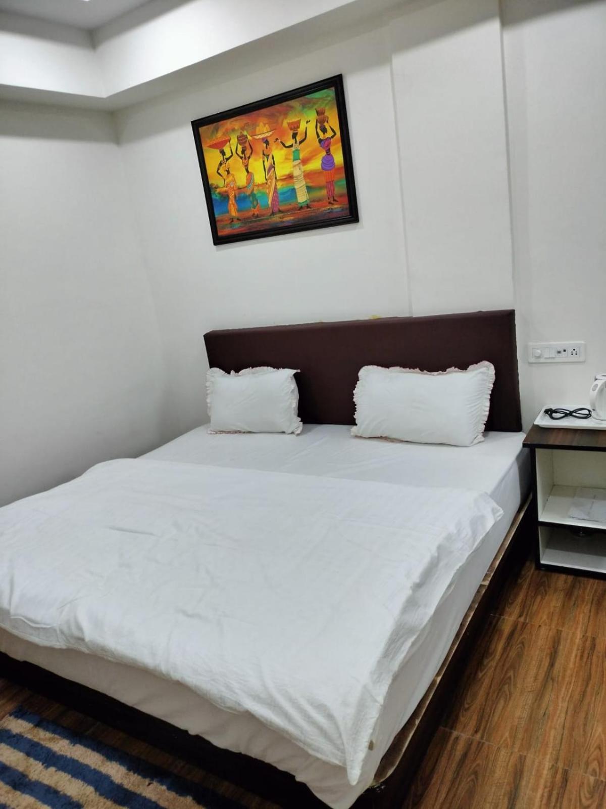 Hotel Somnath Inn Ujjain Bagian luar foto